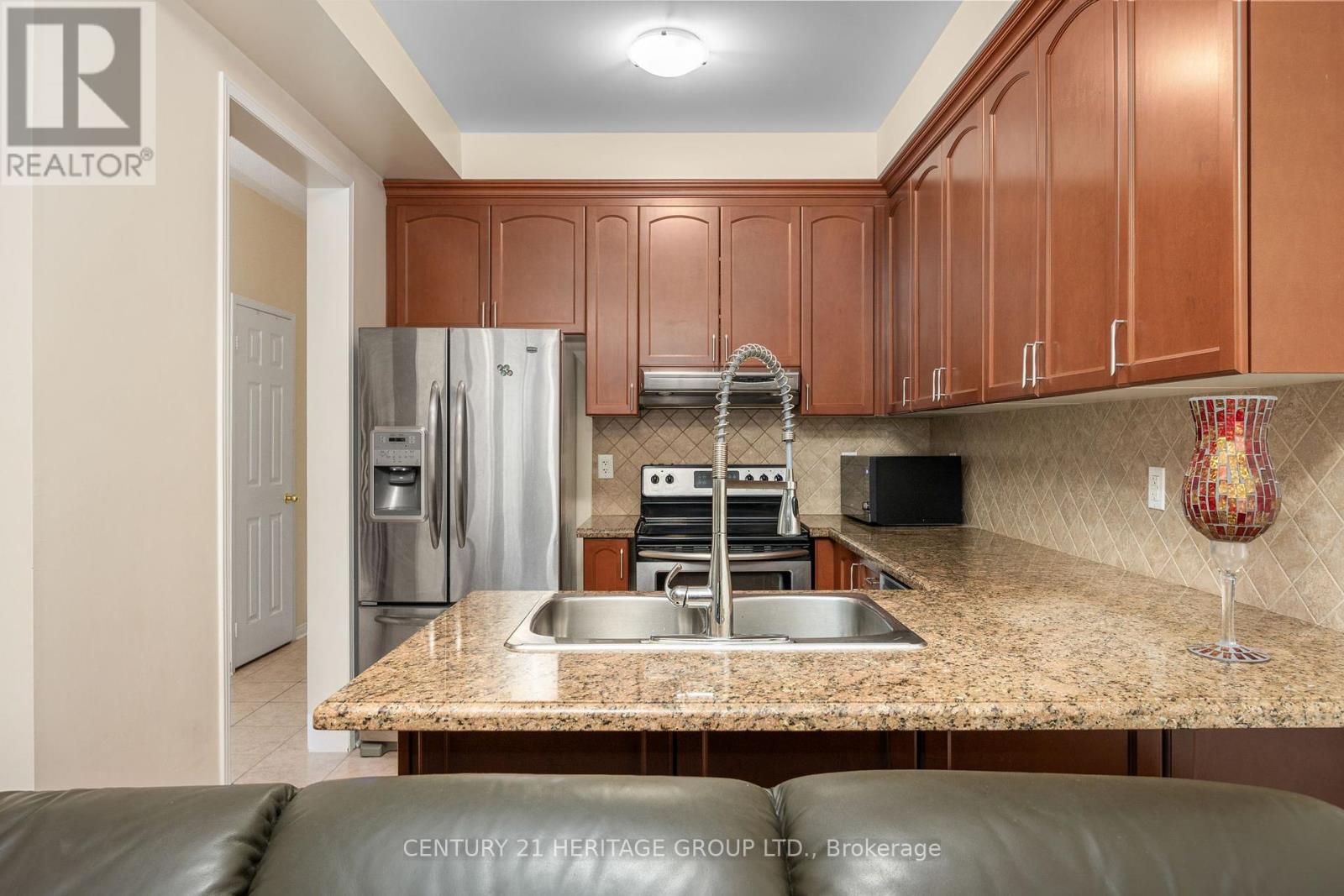 5182 Angel Stone Drive, Mississauga (Churchill Meadows), Ontario  L5M 0L4 - Photo 6 - W12430245