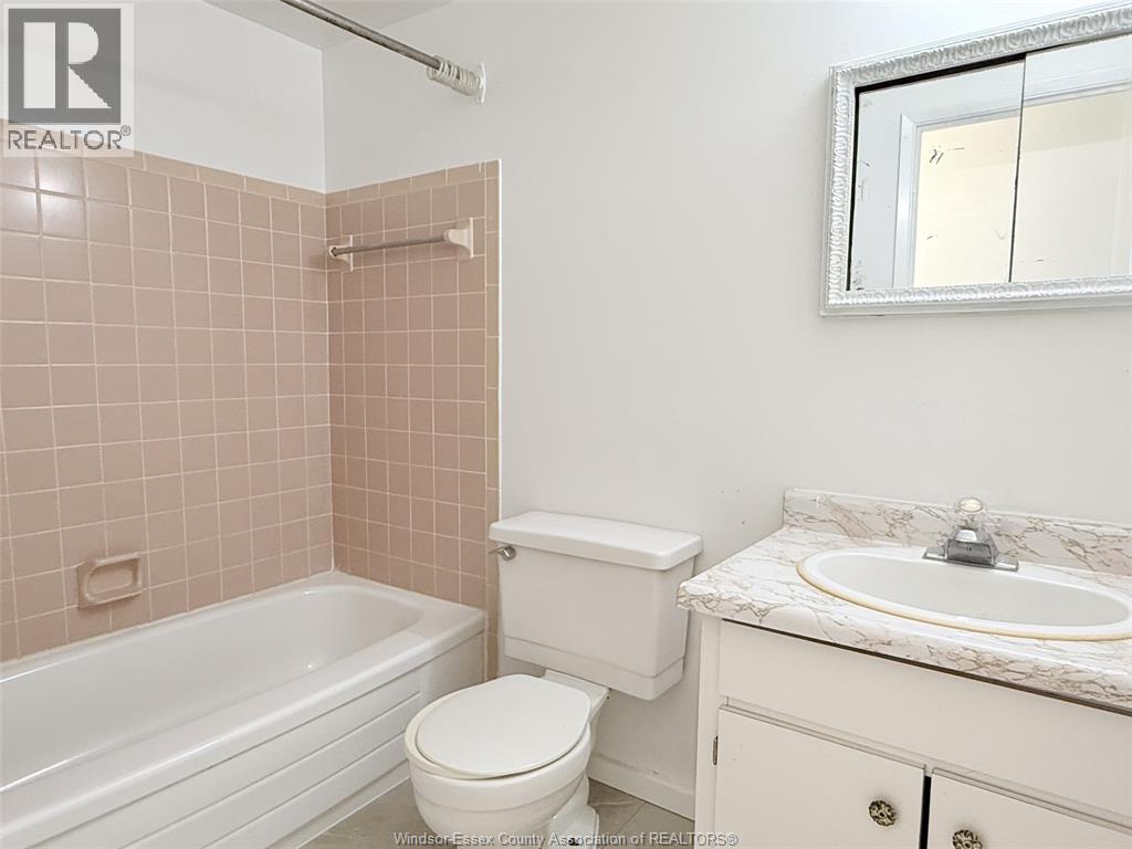 3503 Sandwich Street Unit# 303, Windsor, Ontario  N9C 1B4 - Photo 9 - 25024629