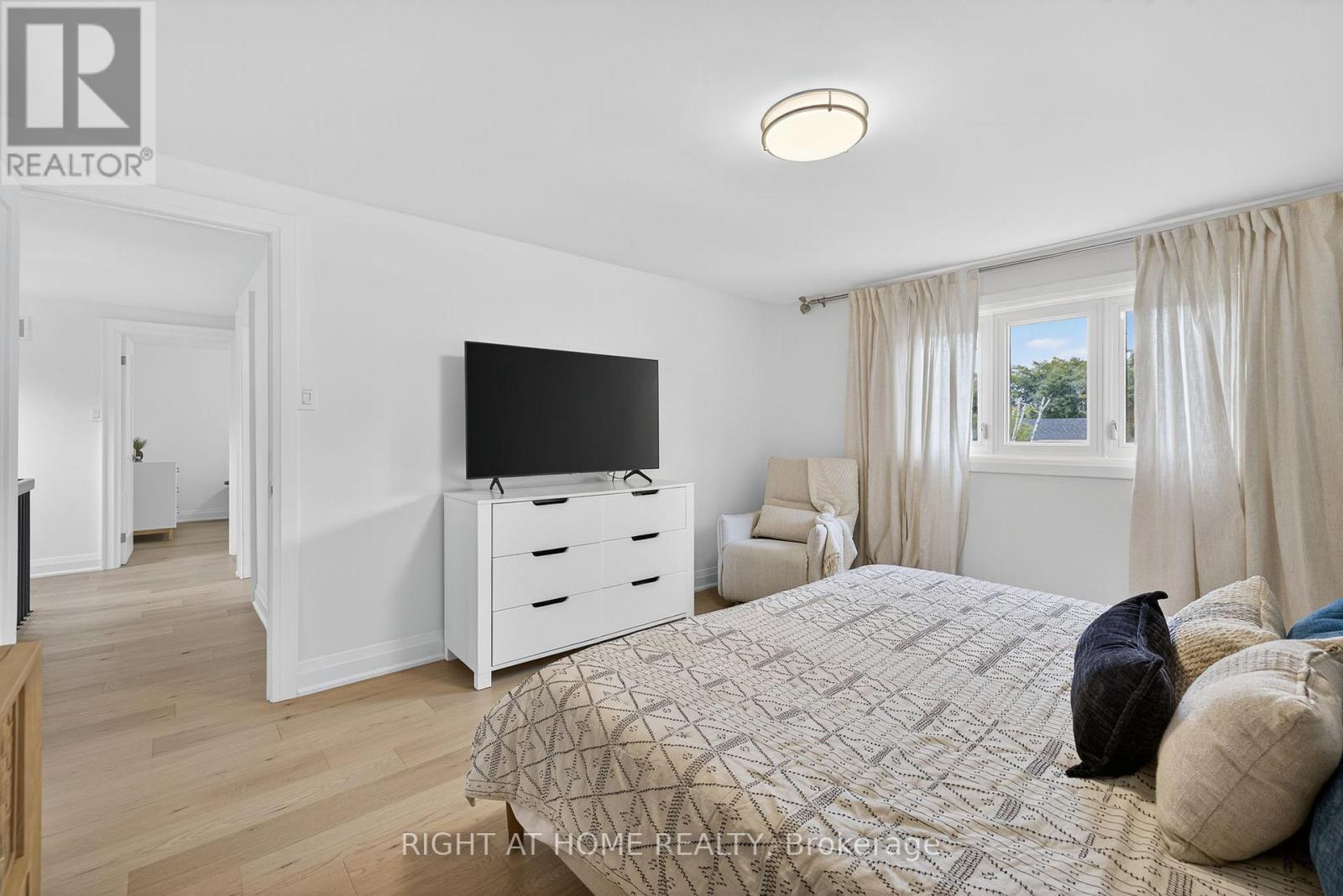 16 Mayvern Crescent, Richmond Hill, Ontario  L4C 5J4 - Photo 29 - N12426771