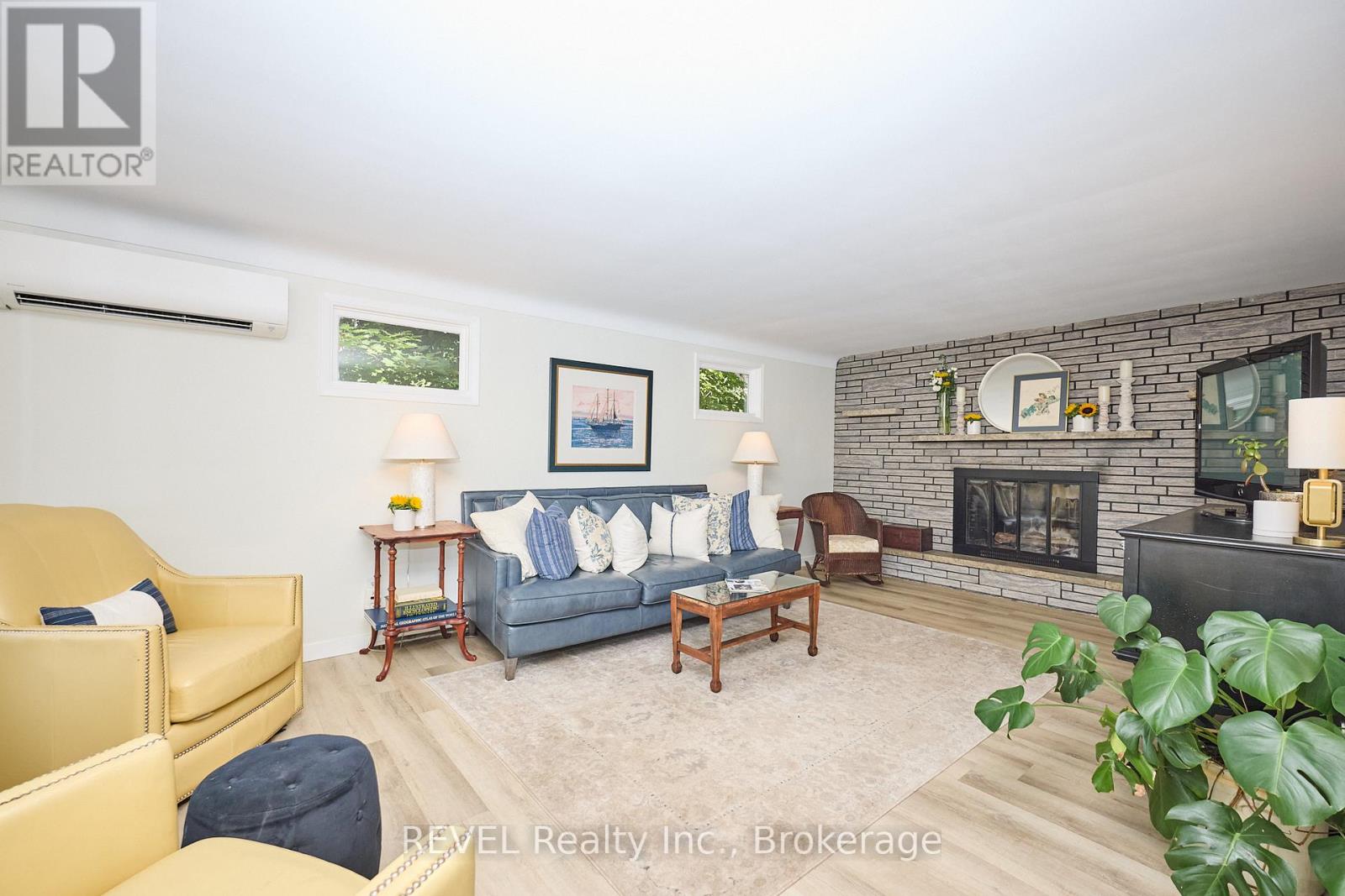 88 Haun Road, Fort Erie, Ontario  L0S 1B0 - Photo 5 - X12430249