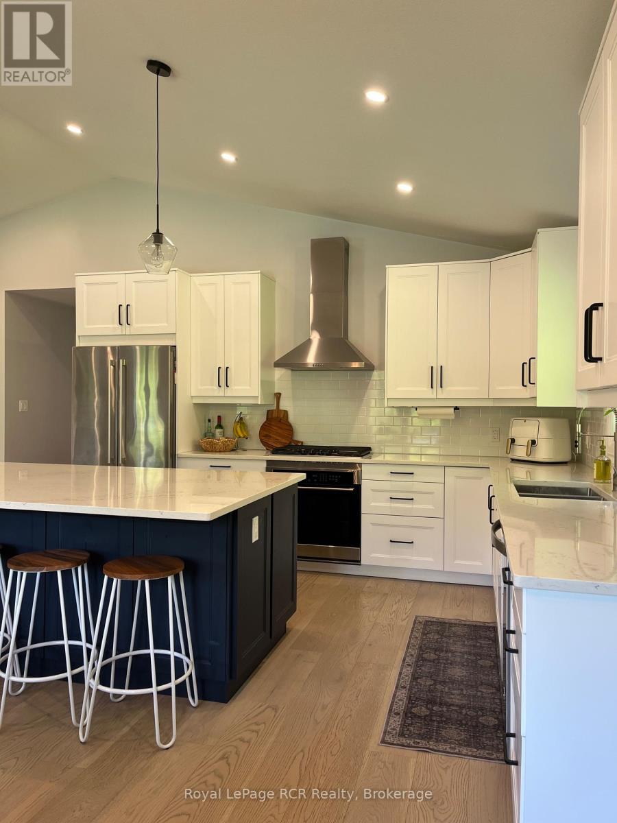52 Birch Street, South Bruce Peninsula, Ontario  N0H 2G0 - Photo 11 - X12430247