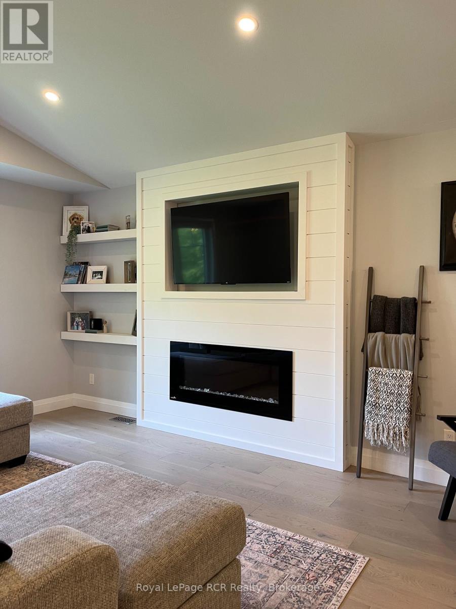 52 Birch Street, South Bruce Peninsula, Ontario  N0H 2G0 - Photo 16 - X12430247