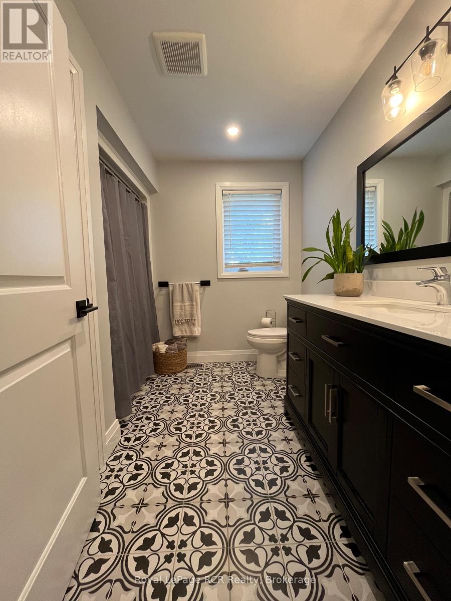 52 Birch Street, South Bruce Peninsula, Ontario  N0H 2G0 - Photo 18 - X12430247