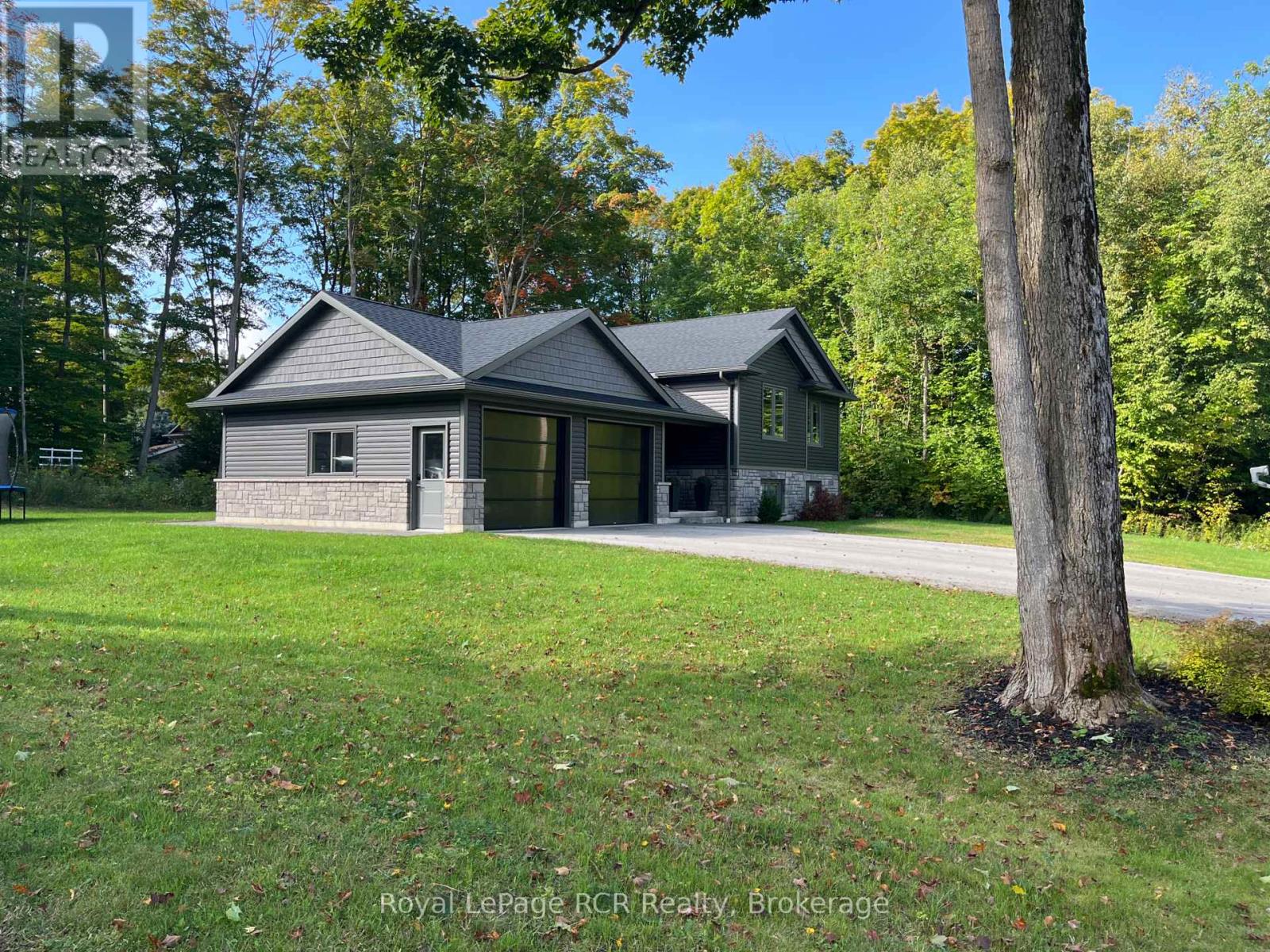 52 Birch Street, South Bruce Peninsula, Ontario  N0H 2G0 - Photo 2 - X12430247
