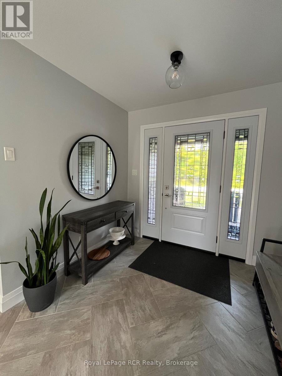52 Birch Street, South Bruce Peninsula, Ontario  N0H 2G0 - Photo 6 - X12430247