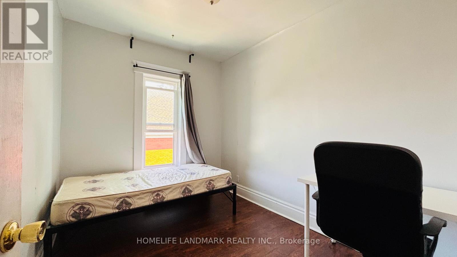 30 Regina Street N, Waterloo, Ontario  N2J 3A1 - Photo 10 - X12430250