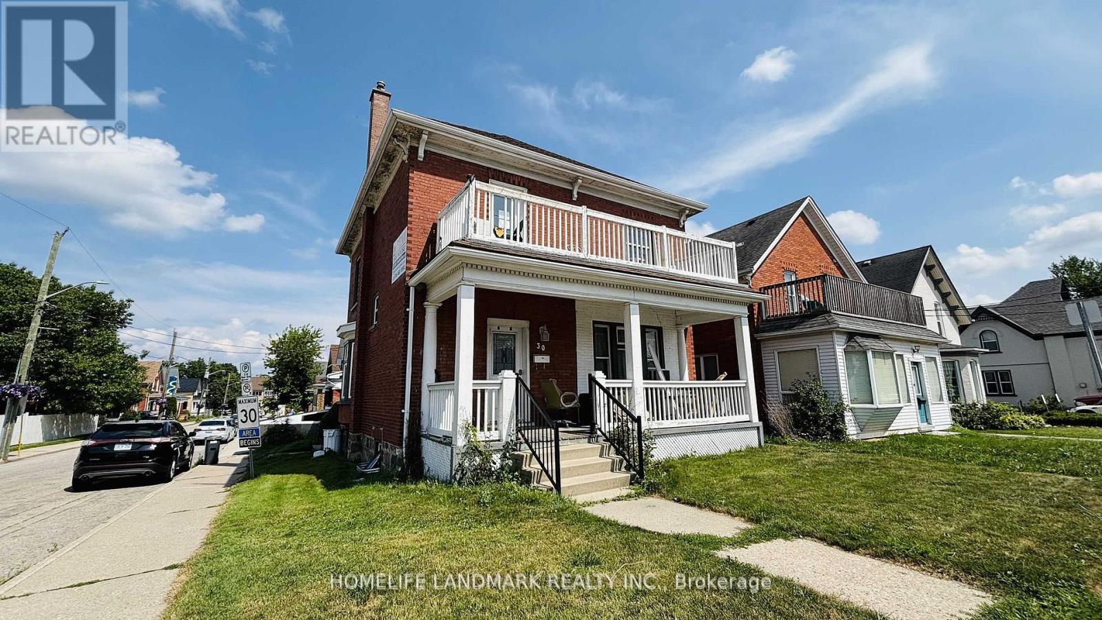 30 Regina Street N, Waterloo, Ontario  N2J 3A1 - Photo 2 - X12430250
