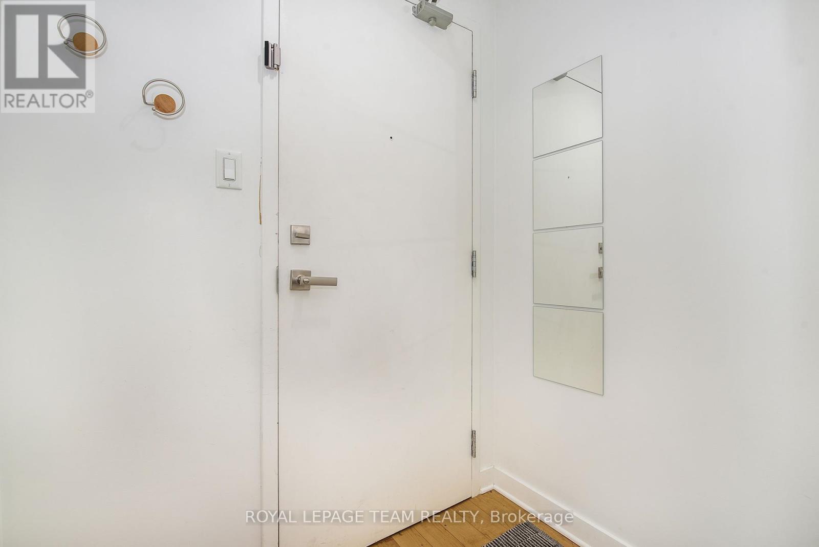 19 - 202 St Patrick Street, Ottawa, Ontario  K1N 5K3 - Photo 3 - X12430261