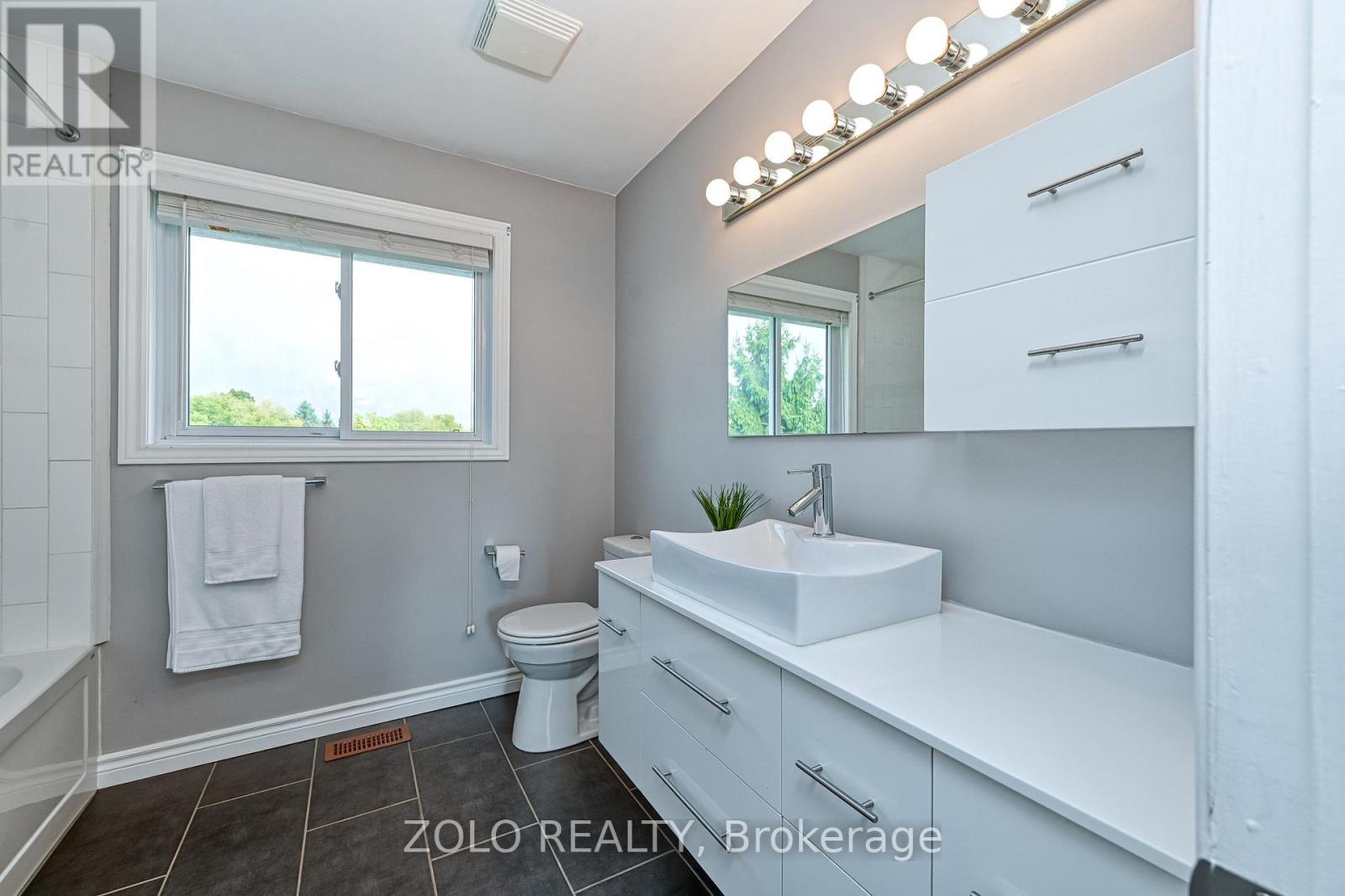 2 Cambridge Court, North Grenville, Ontario  K0G 1J0 - Photo 28 - X12430263