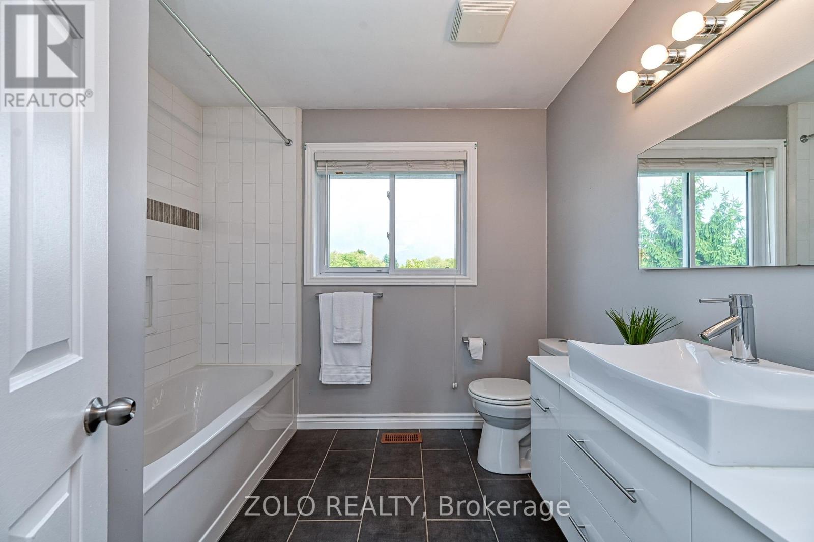 2 Cambridge Court, North Grenville, Ontario  K0G 1J0 - Photo 29 - X12430263
