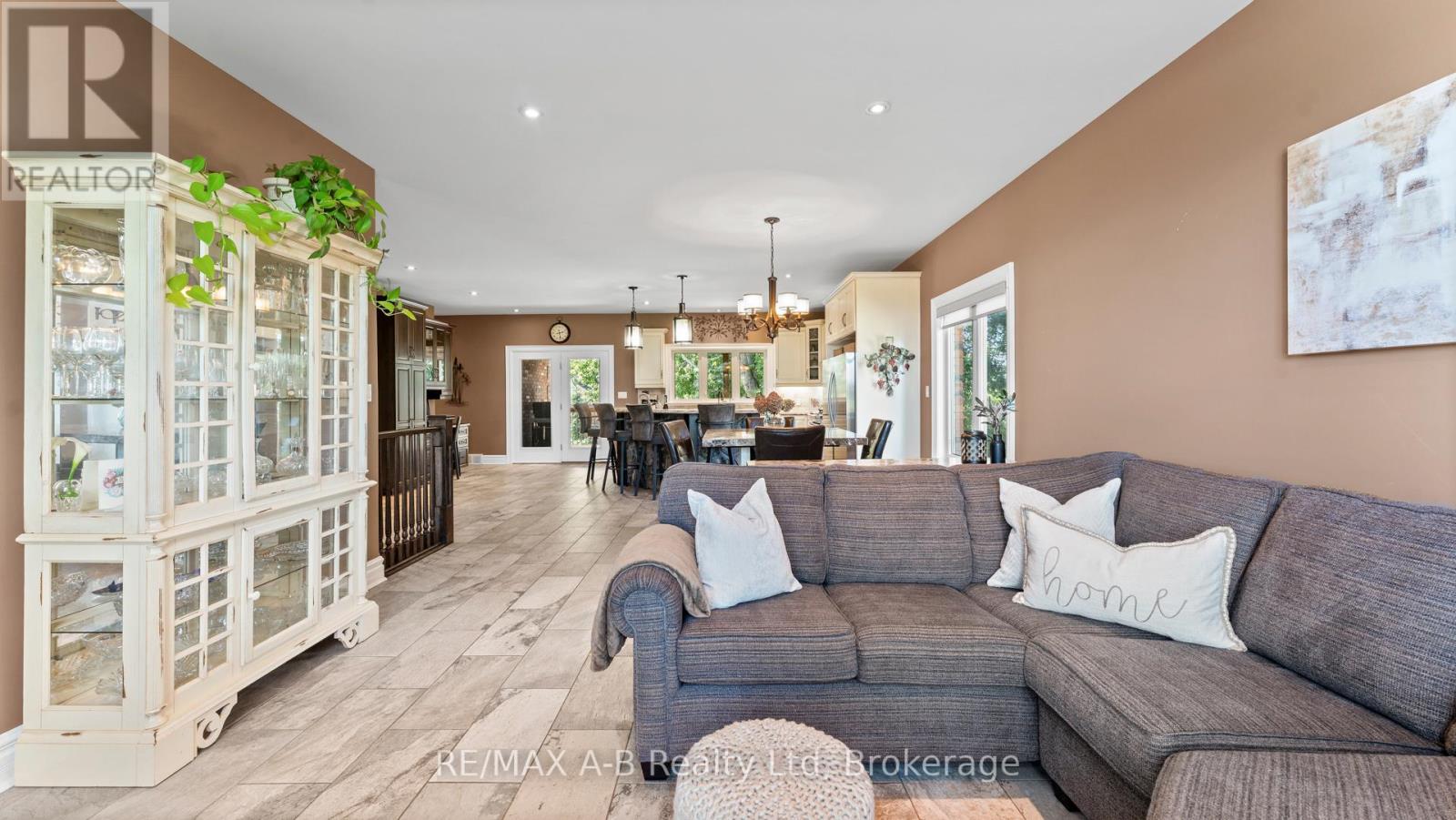 75 Thames Road, St. Marys, Ontario  N4X 1C4 - Photo 16 - X12430260
