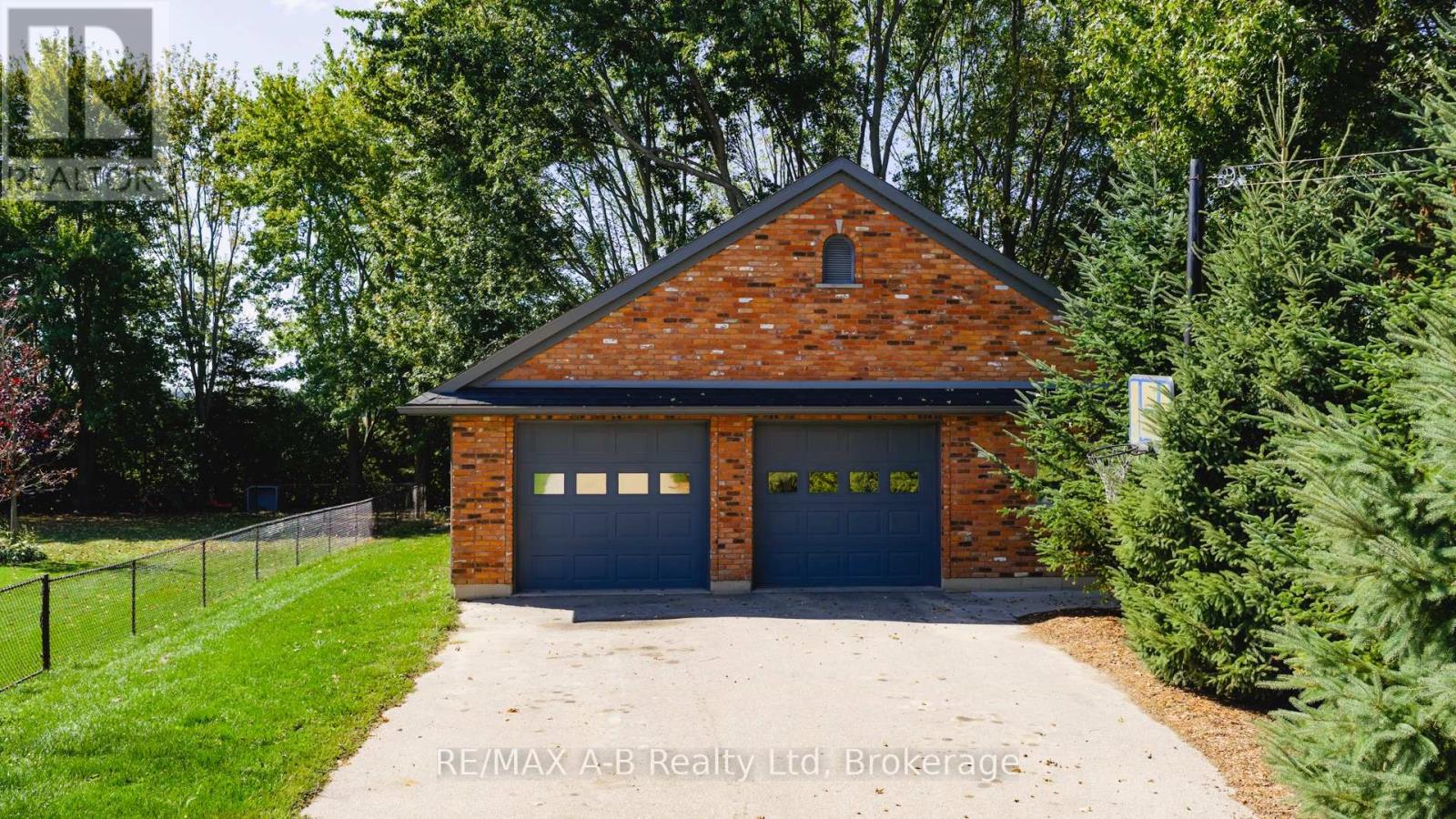 75 Thames Road, St. Marys, Ontario  N4X 1C4 - Photo 3 - X12430260
