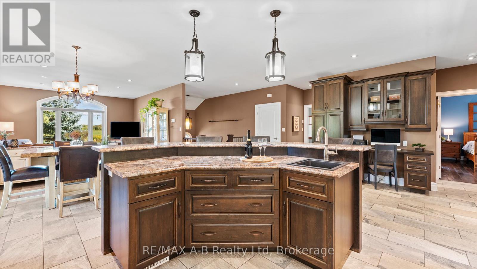 75 Thames Road, St. Marys, Ontario  N4X 1C4 - Photo 8 - X12430260