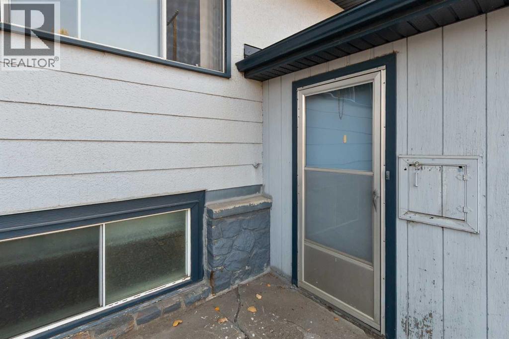433 1 Avenue Ne, Airdrie, Alberta  T4B 1R3 - Photo 2 - A2260229