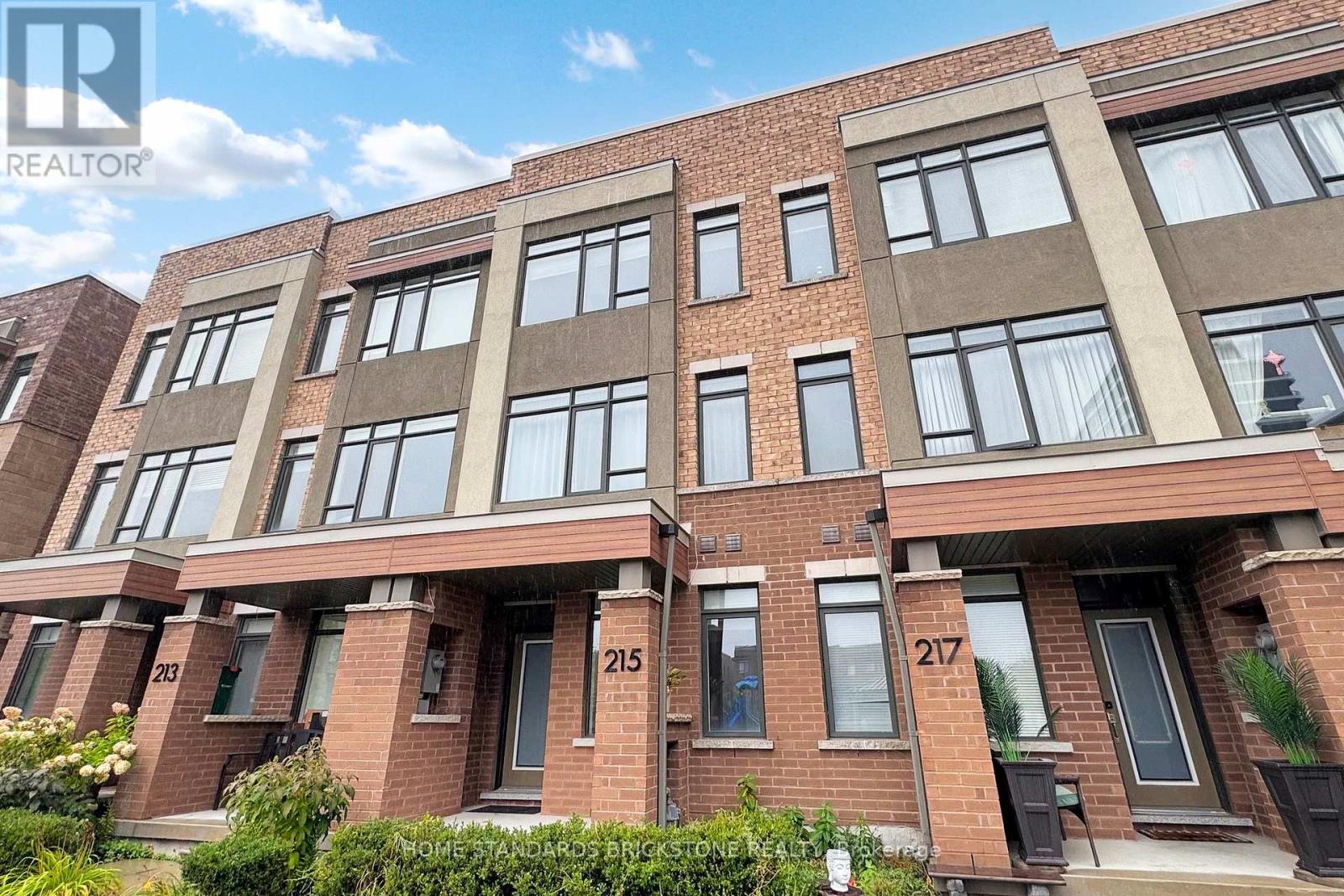 215 SALTERTON CIRCLE, Vaughan, Ontario