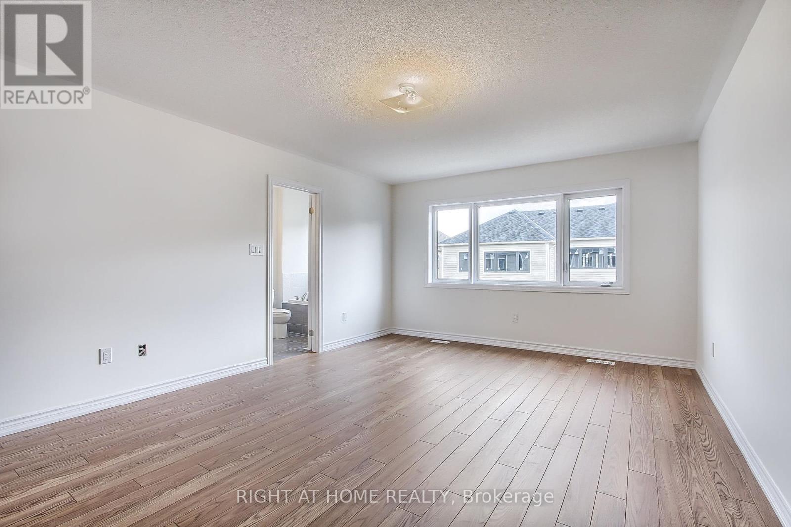 15 Durham Avenue, Barrie, Ontario  L9J 0W7 - Photo 19 - S12430258