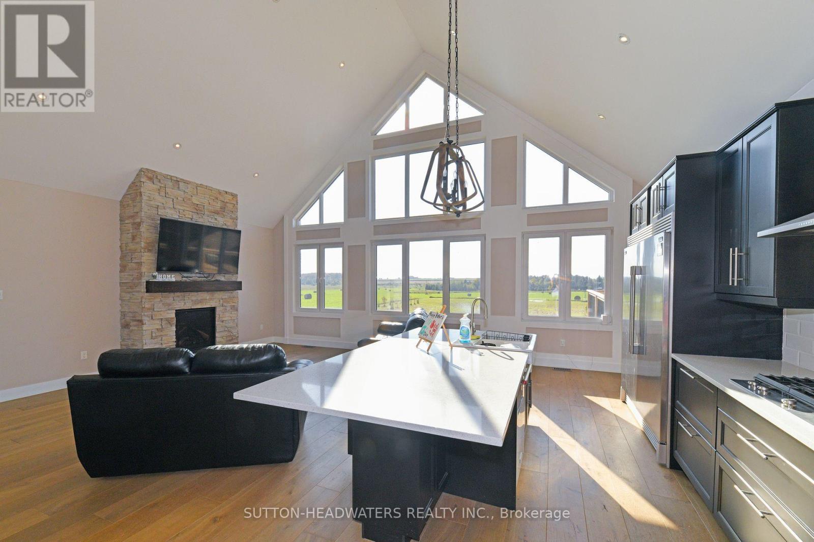 374170 6th Line S, Amaranth, Ontario  L9W 0M6 - Photo 12 - X12430259