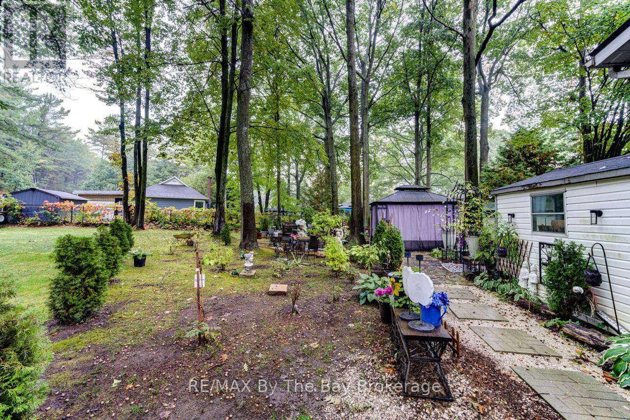 9 Allen Drive N, Wasaga Beach, Ontario  L9Z 1K5 - Photo 39 - S12426181