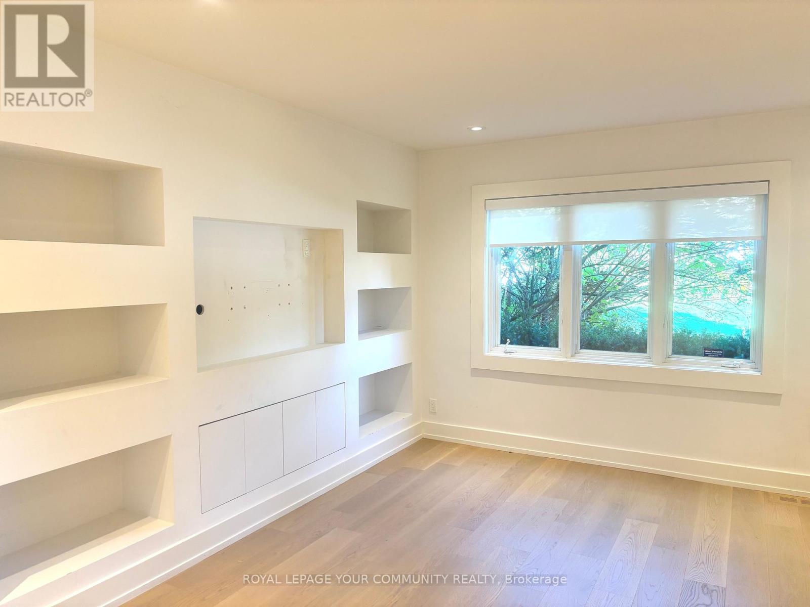 495 St Germain Avenue, Toronto, Ontario  M5M 1X3 - Photo 4 - C12423481