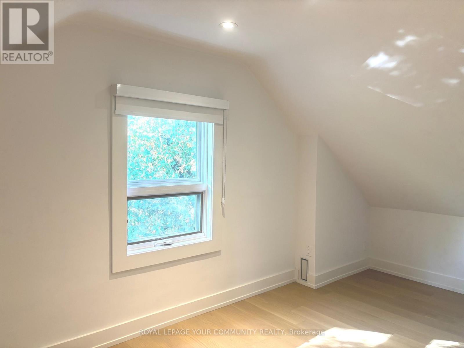 495 St Germain Avenue, Toronto, Ontario  M5M 1X3 - Photo 12 - C12423481