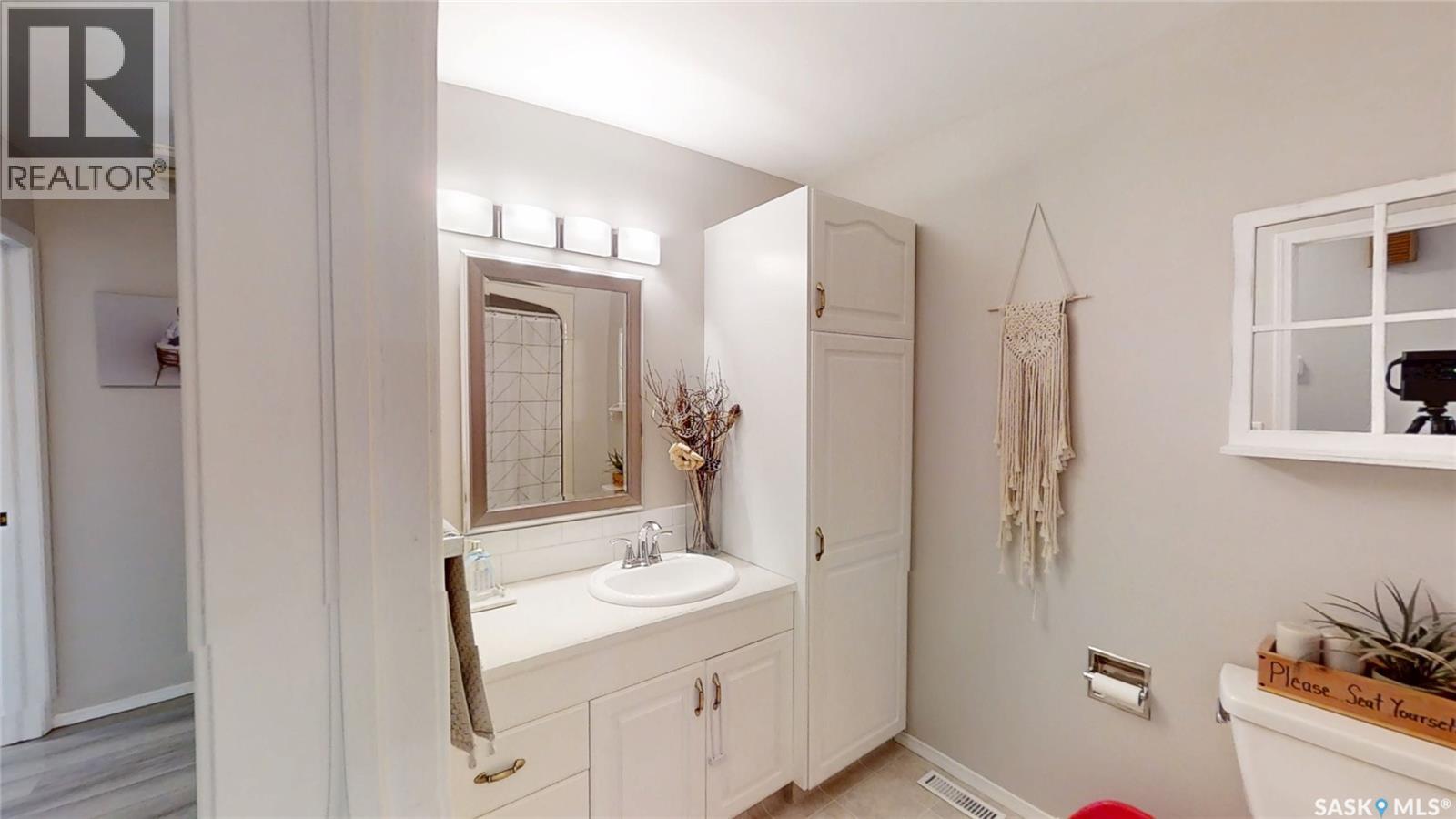 206 Perehudoff Court, Saskatoon, Saskatchewan  S7N 4H1 - Photo 10 - SK019473