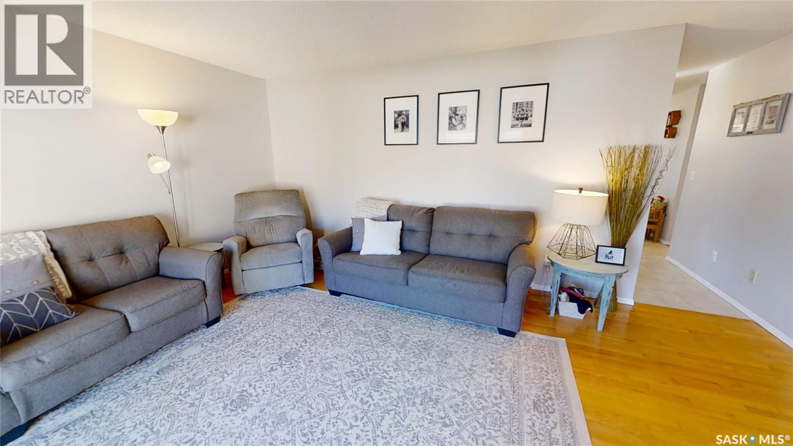 206 Perehudoff Court, Saskatoon, Saskatchewan  S7N 4H1 - Photo 2 - SK019473