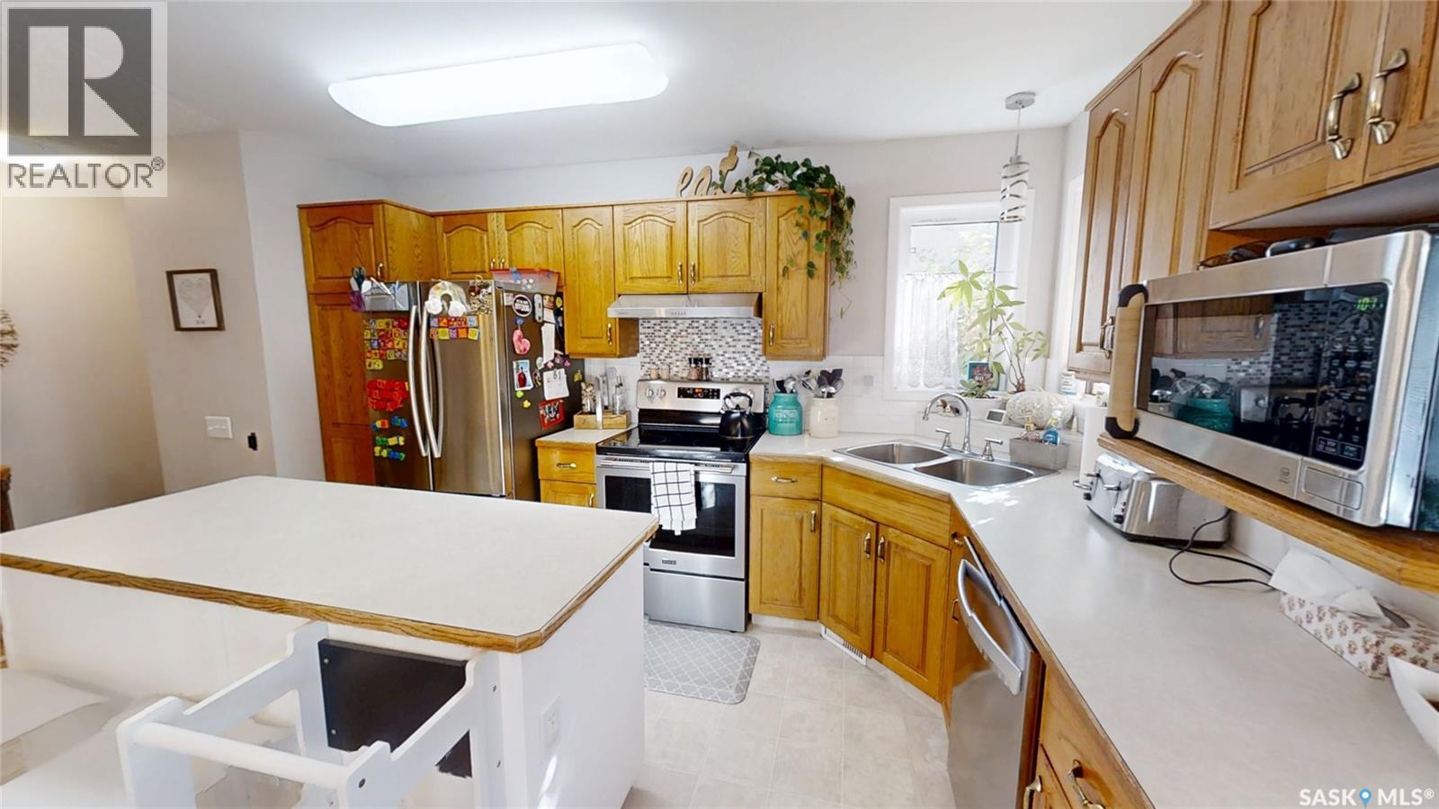 206 Perehudoff Court, Saskatoon, Saskatchewan  S7N 4H1 - Photo 6 - SK019473