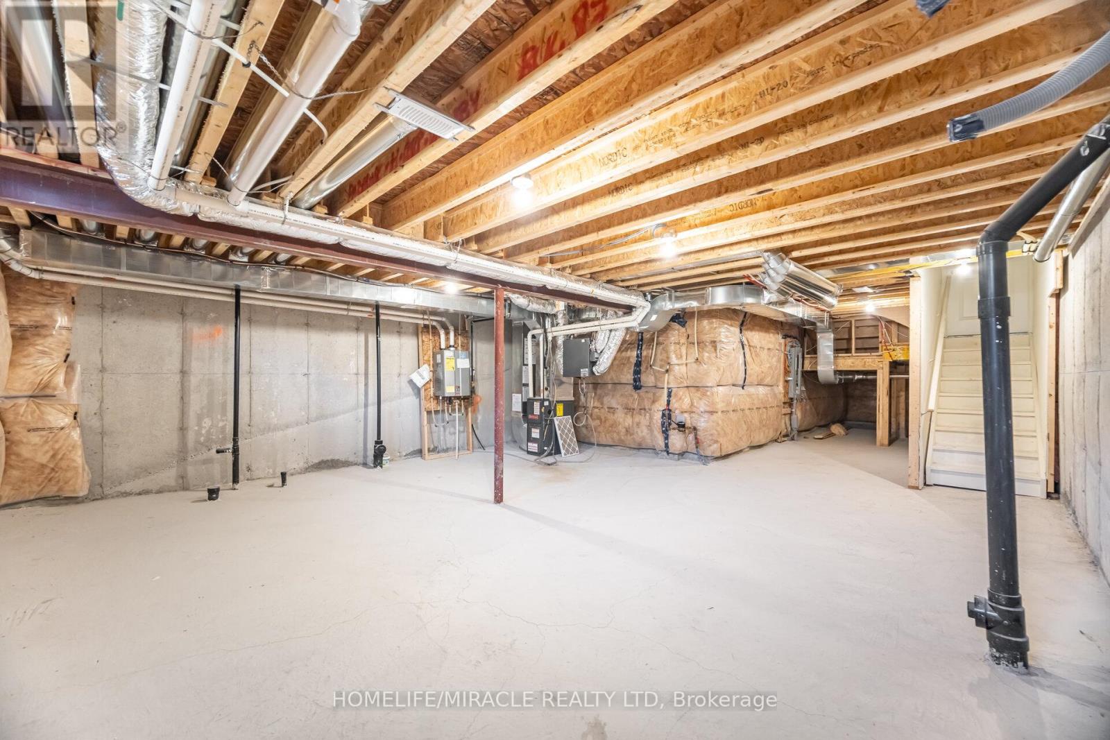 10 Van Wart Street, Whitby, Ontario  L1P 0P8 - Photo 37 - E12430278