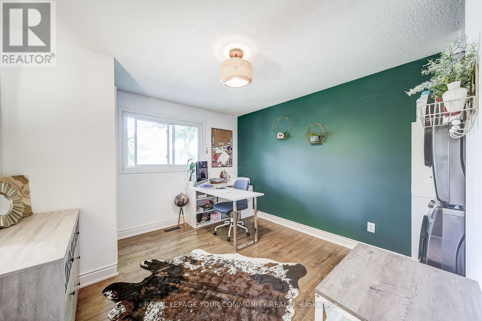 124 Tyson Drive, East Gwillimbury, Ontario  L0G 1H0 - Photo 14 - N12429109