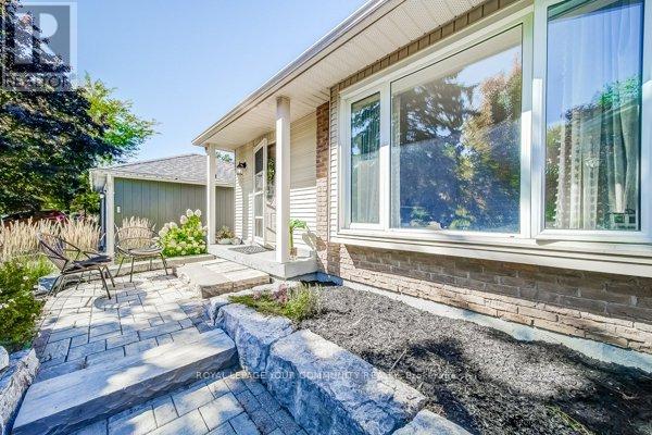 124 Tyson Drive, East Gwillimbury, Ontario  L0G 1H0 - Photo 2 - N12429109