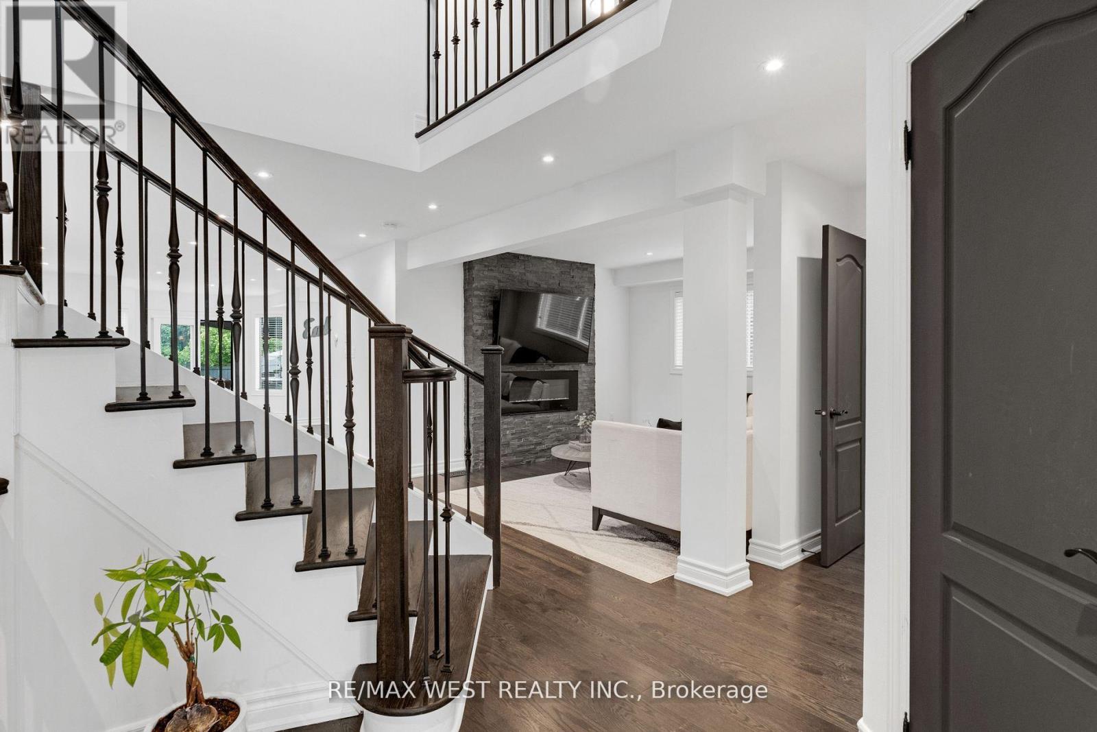 43 Wakely Boulevard, Caledon, Ontario  L7E 2H1 - Photo 4 - W12430280