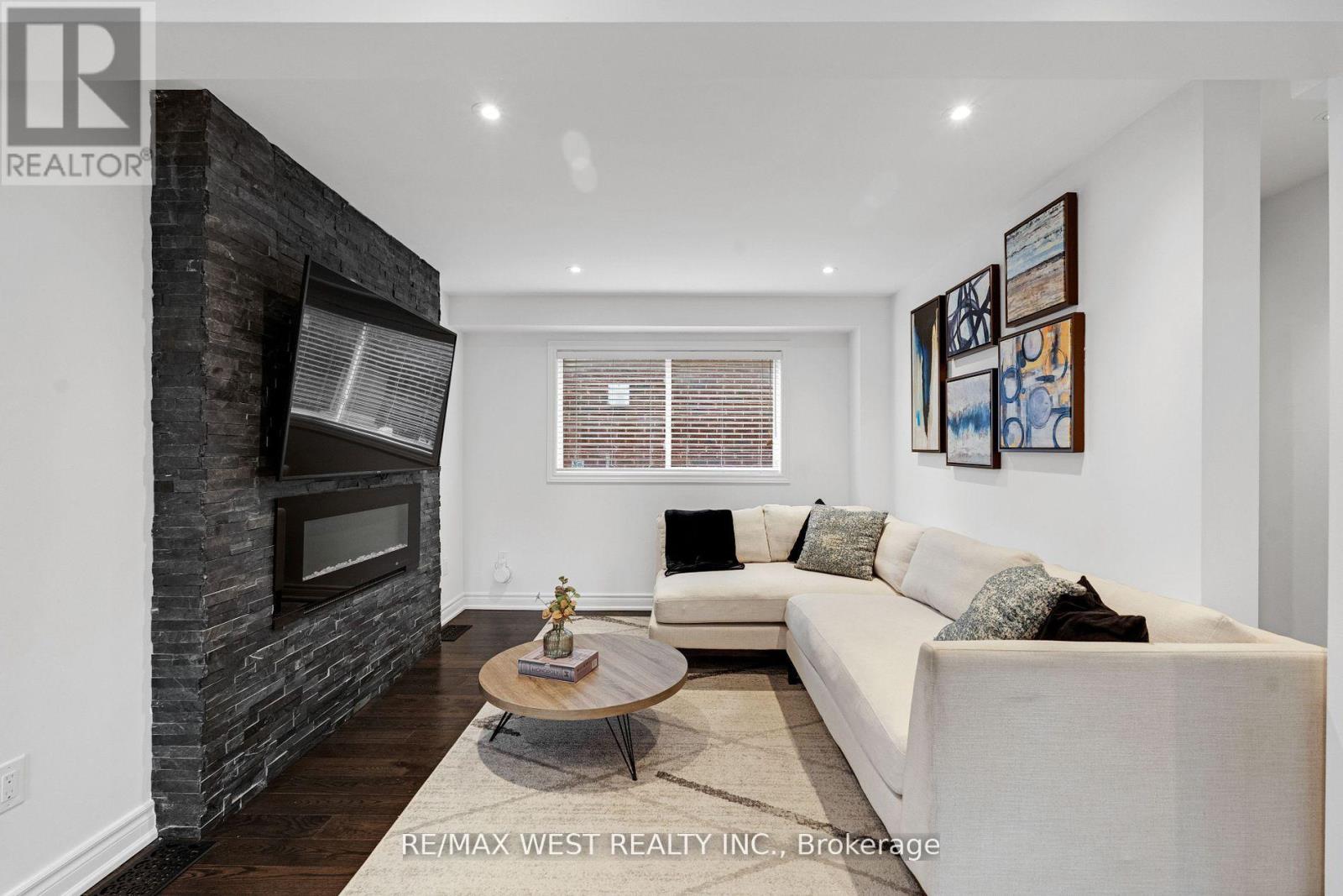 43 Wakely Boulevard, Caledon, Ontario  L7E 2H1 - Photo 5 - W12430280