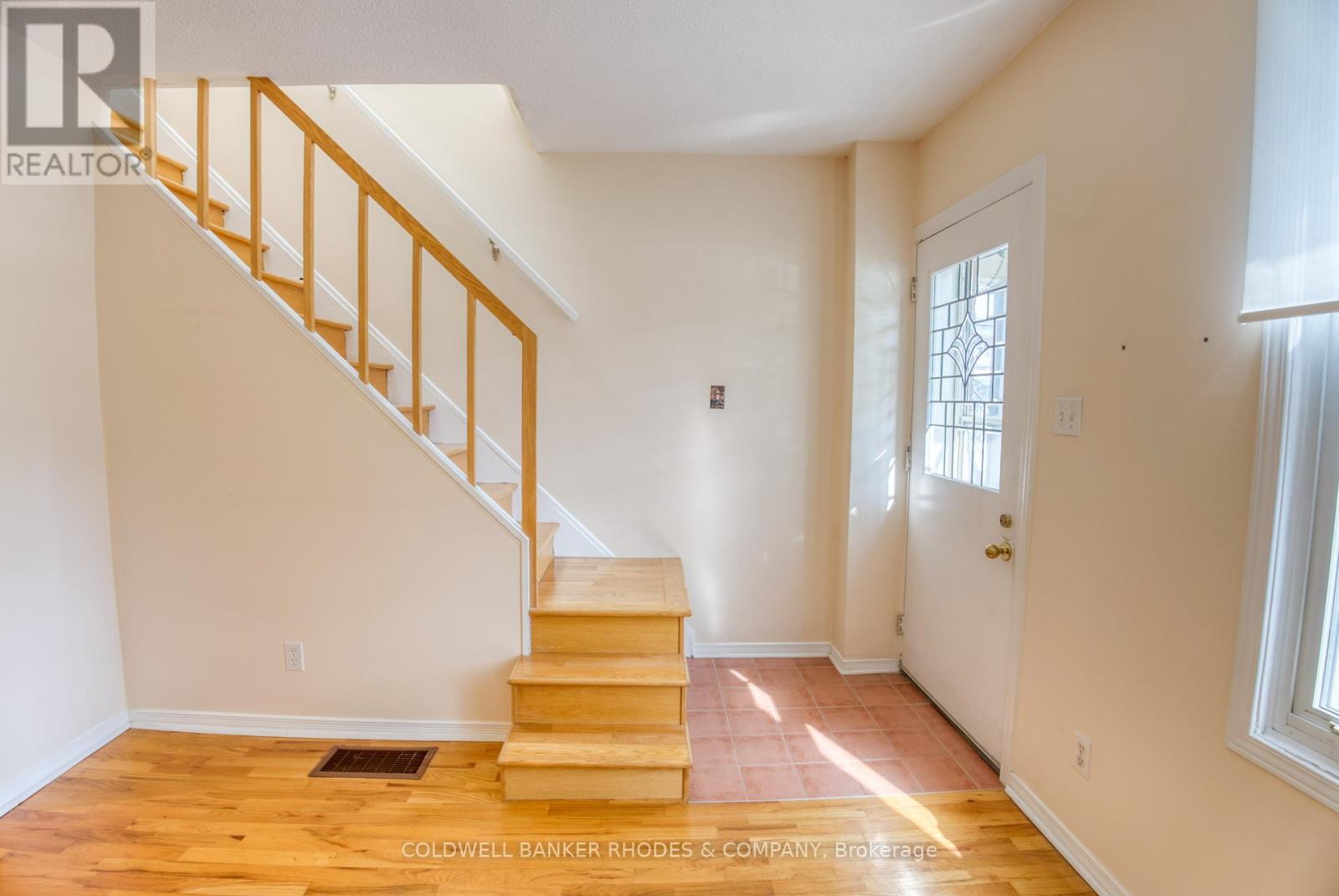 129 Elm Street, Ottawa, Ontario  K1R 6N4 - Photo 5 - X12430299