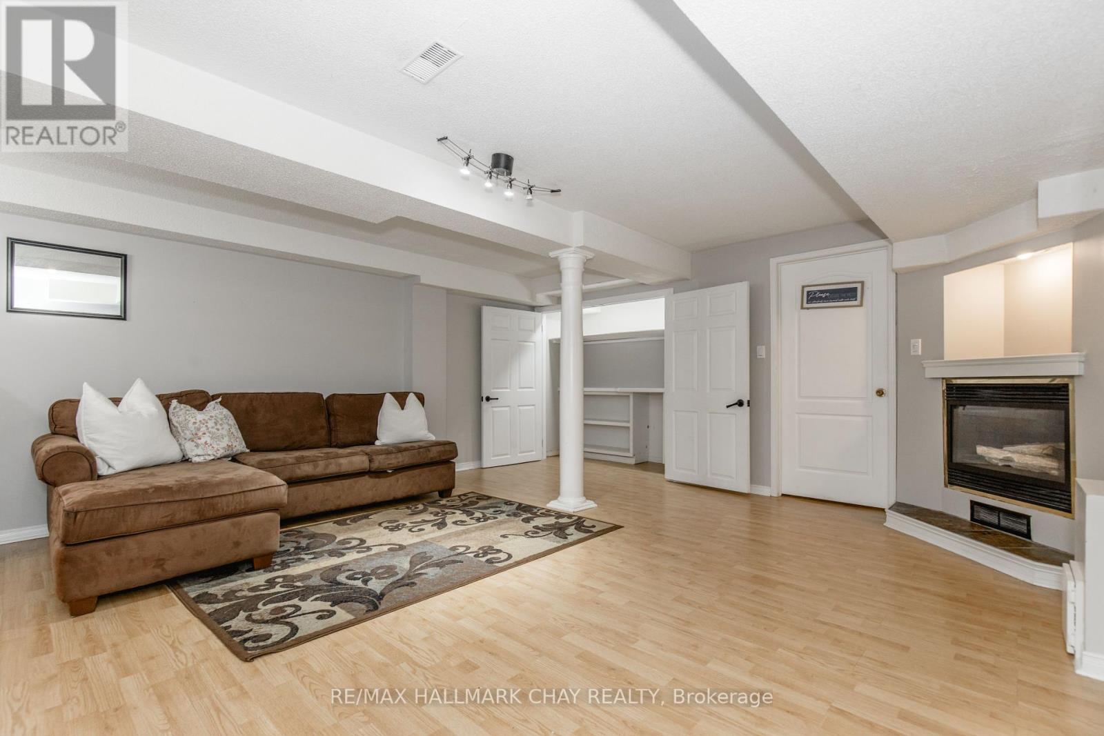 256 Ferndale Drive S, Barrie, Ontario  L4N 8J9 - Photo 21 - S12412382