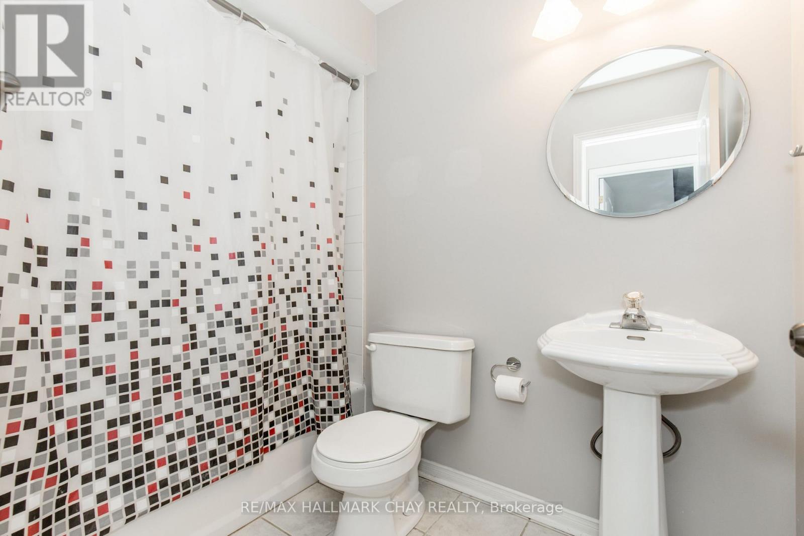 256 Ferndale Drive S, Barrie, Ontario  L4N 8J9 - Photo 19 - S12412382