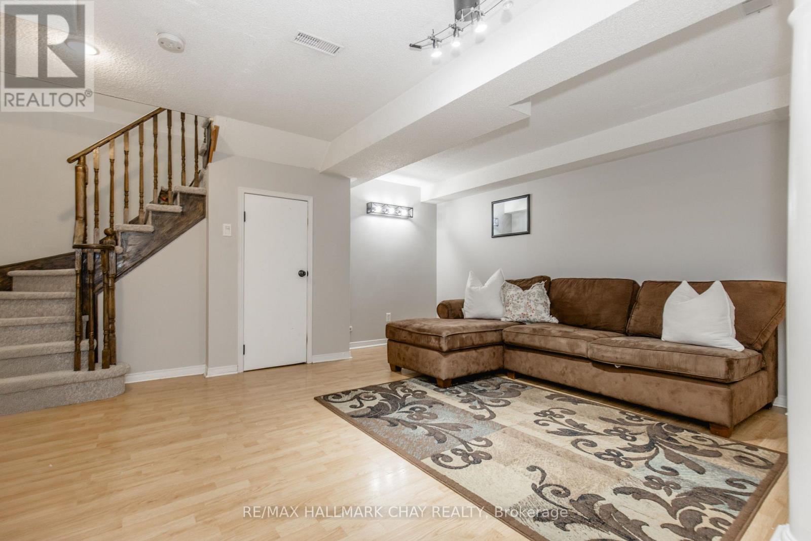 256 Ferndale Drive S, Barrie, Ontario  L4N 8J9 - Photo 23 - S12412382