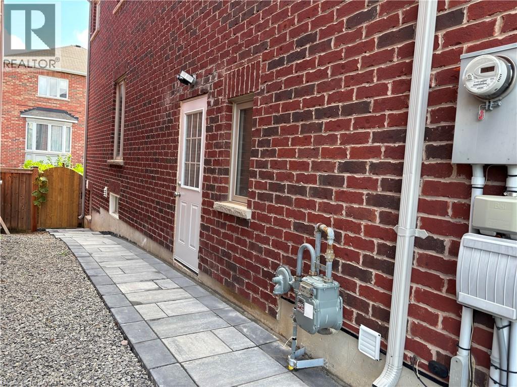 4272 Murvel Avenue Unit# Lower, Burlington, Ontario  L7M 0M9 - Photo 2 - 40774156