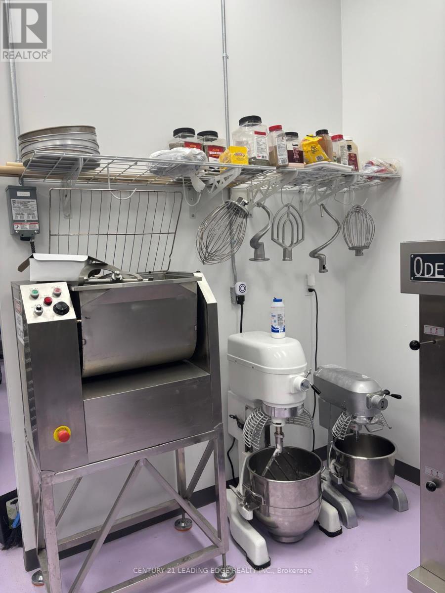 1550 16th Avenue, Richmond Hill, Ontario  L4B 3K9 - Photo 5 - N12427914