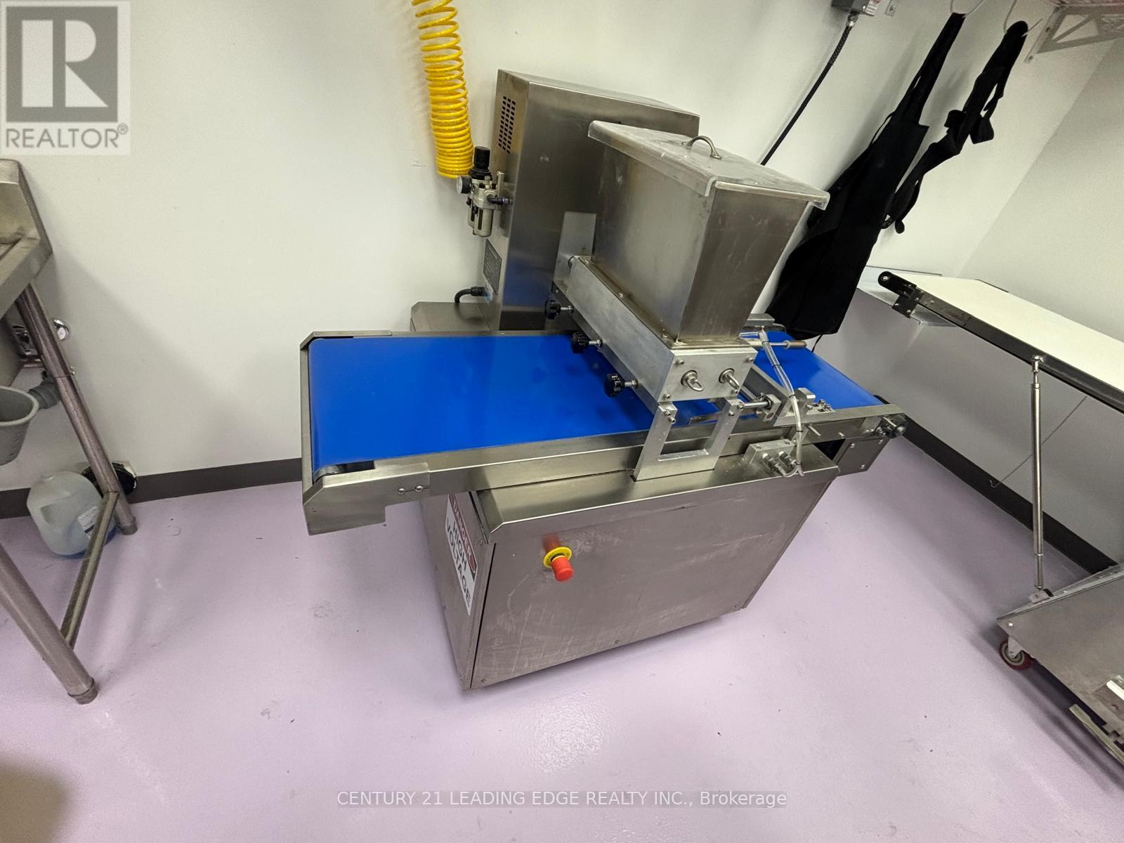 1550 16th Avenue, Richmond Hill, Ontario  L4B 3K9 - Photo 8 - N12427914