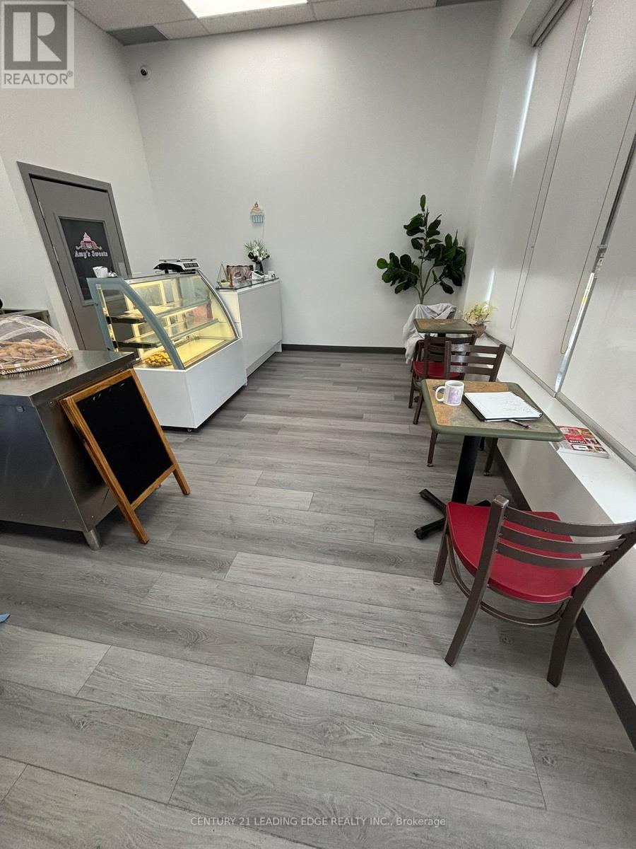 1550 16th Avenue, Richmond Hill, Ontario  L4B 3K9 - Photo 2 - N12427914