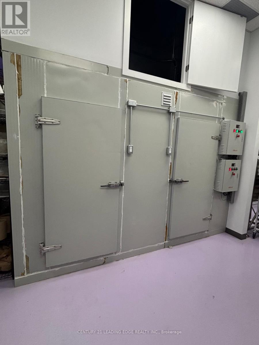 1550 16th Avenue, Richmond Hill, Ontario  L4B 3K9 - Photo 9 - N12427914