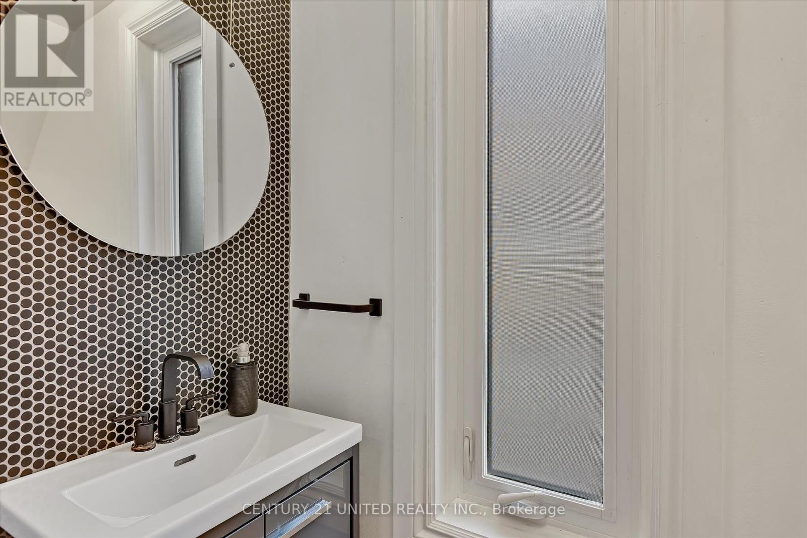 508 Sherbrooke Street, Peterborough, Ontario  K9J 2P3 - Photo 7 - X12430327