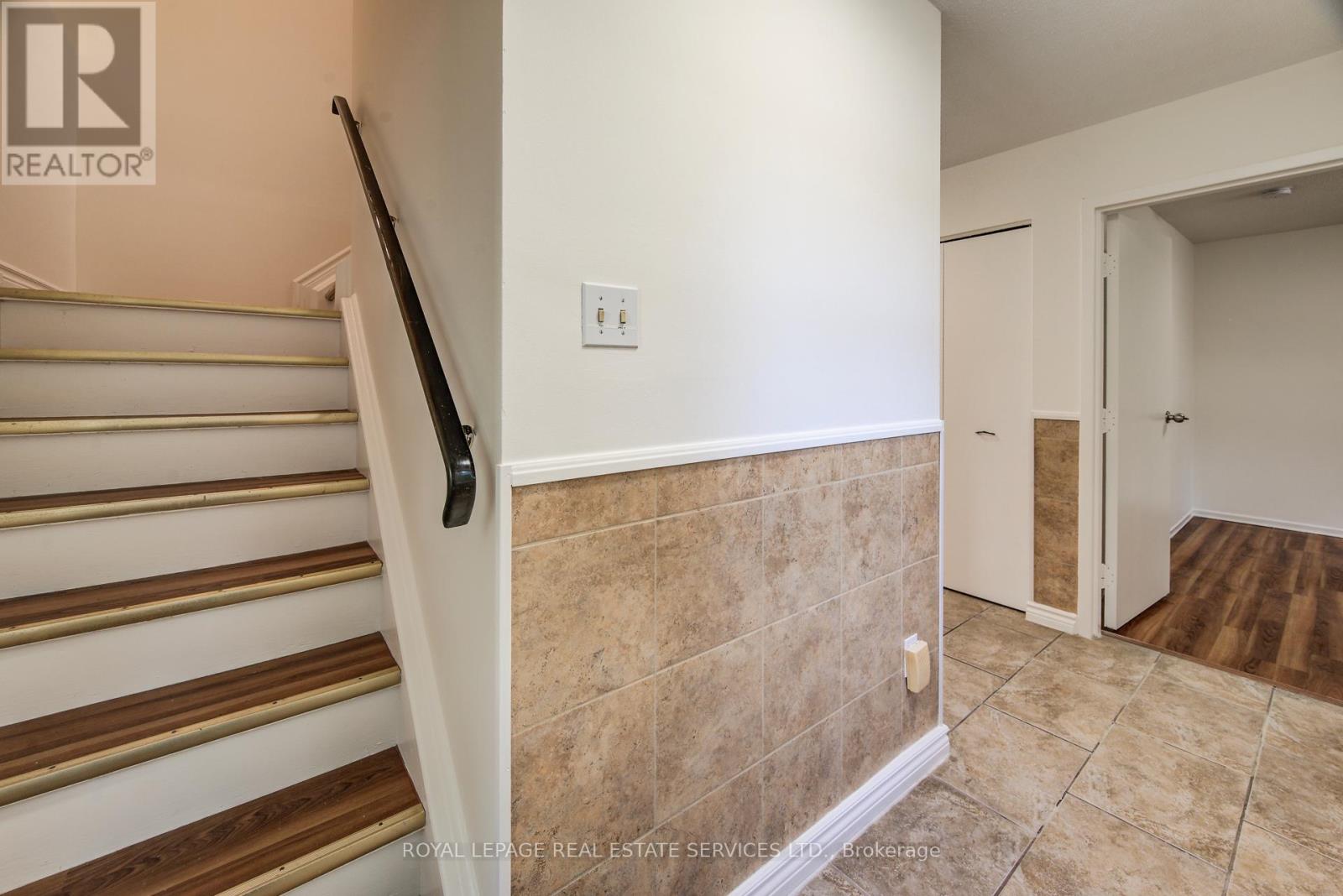 104 Mcdougall Road, Waterloo, Ontario  N2L 5C5 - Photo 7 - X12425450