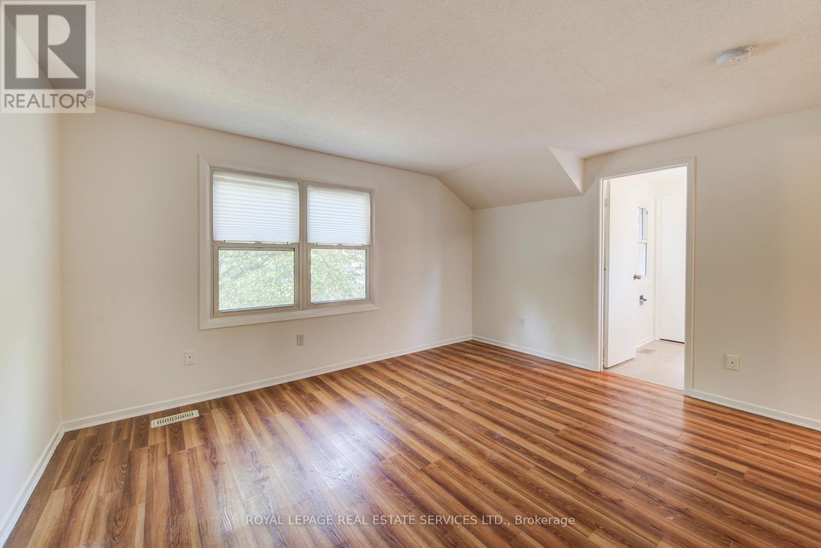 104 Mcdougall Road, Waterloo, Ontario  N2L 5C5 - Photo 18 - X12425450