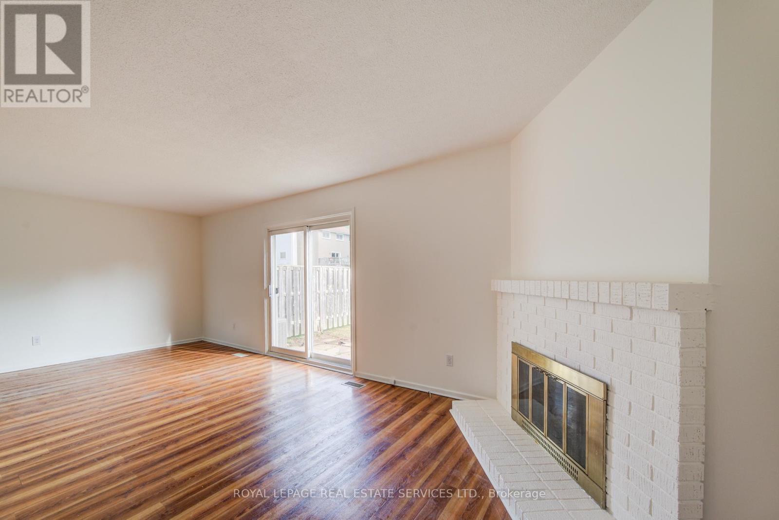 104 Mcdougall Road, Waterloo, Ontario  N2L 5C5 - Photo 9 - X12425450