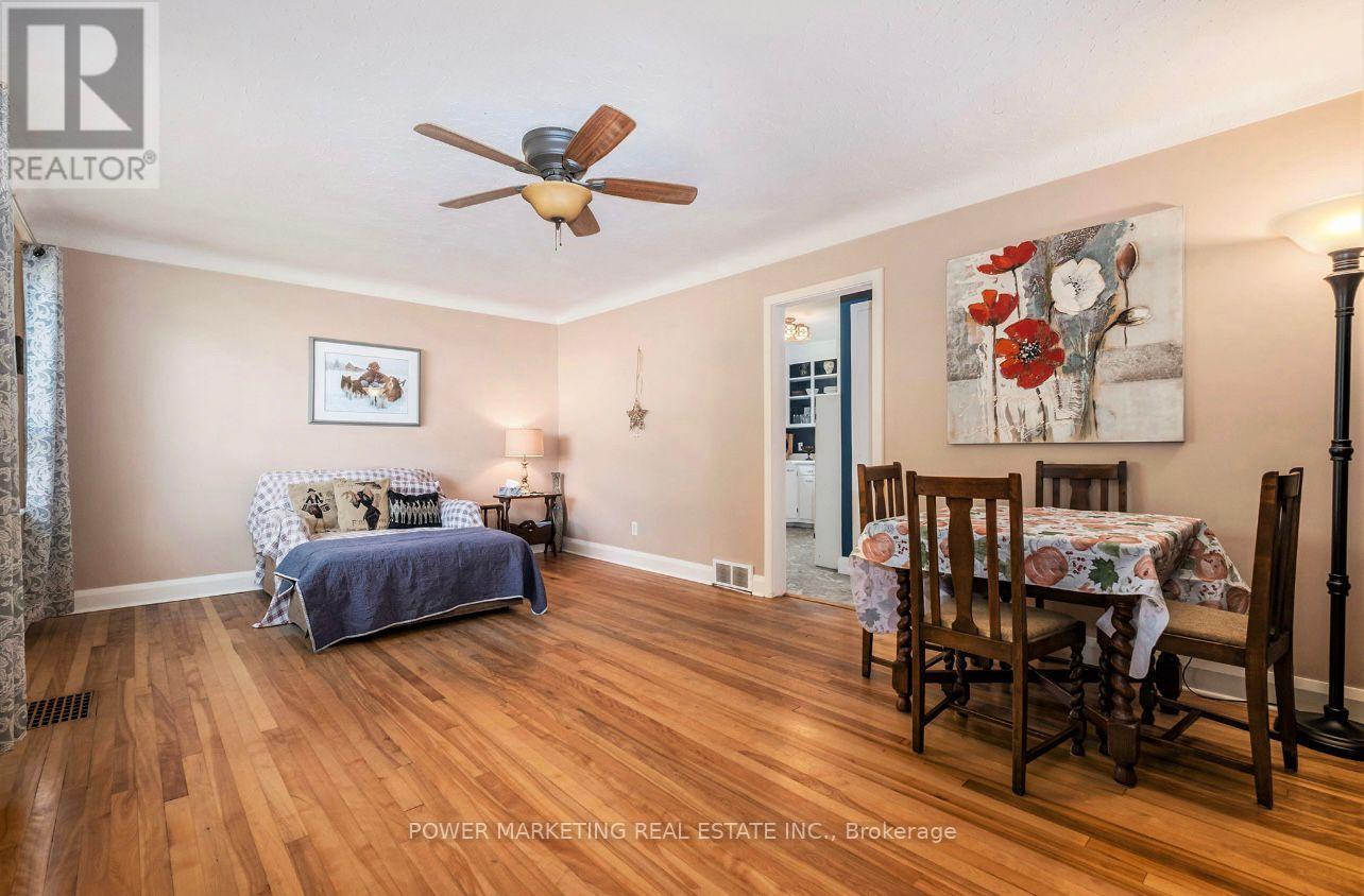 42 Cote Des Neiges Road, Ottawa, Ontario  K2G 2C6 - Photo 5 - X12430333