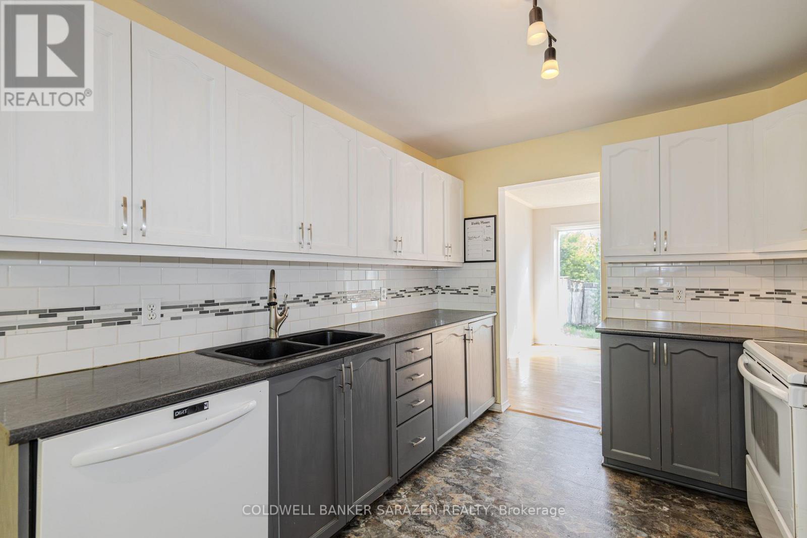 182 Windhurst Drive, Ottawa, Ontario  K2G 6J4 - Photo 10 - X12430346