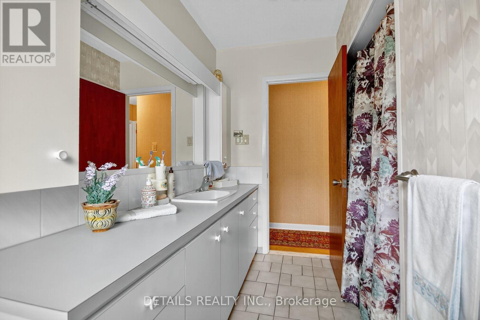 101 Hilliard Avenue, Ottawa, Ontario  K2E 6C5 - Photo 20 - X12430349