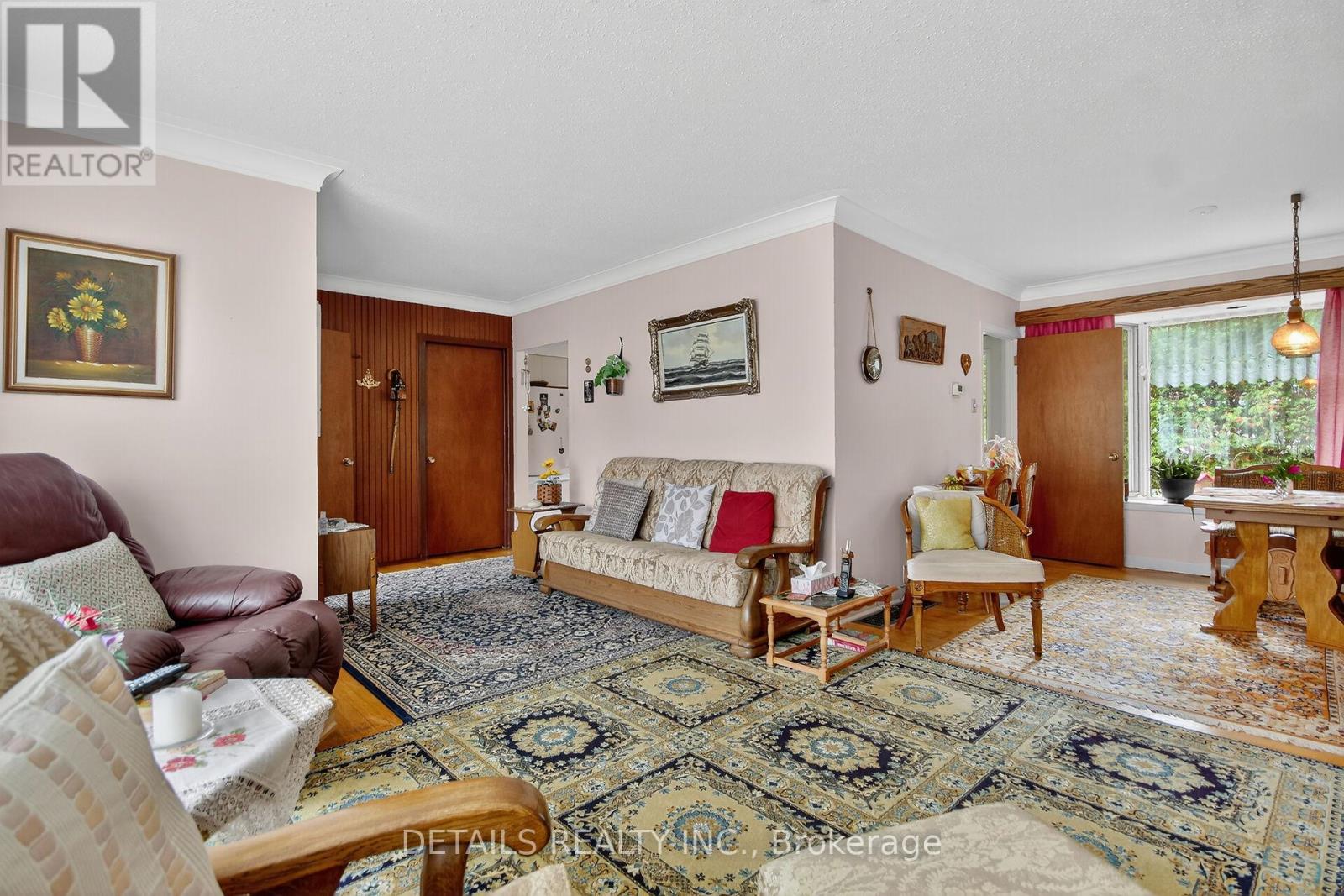 101 Hilliard Avenue, Ottawa, Ontario  K2E 6C5 - Photo 6 - X12430349