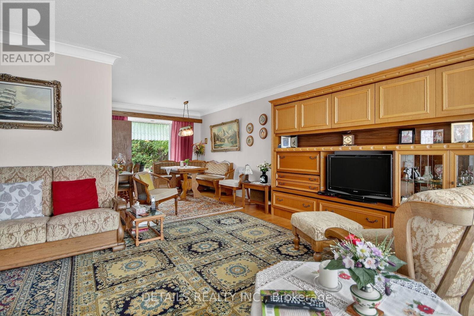 101 Hilliard Avenue, Ottawa, Ontario  K2E 6C5 - Photo 7 - X12430349